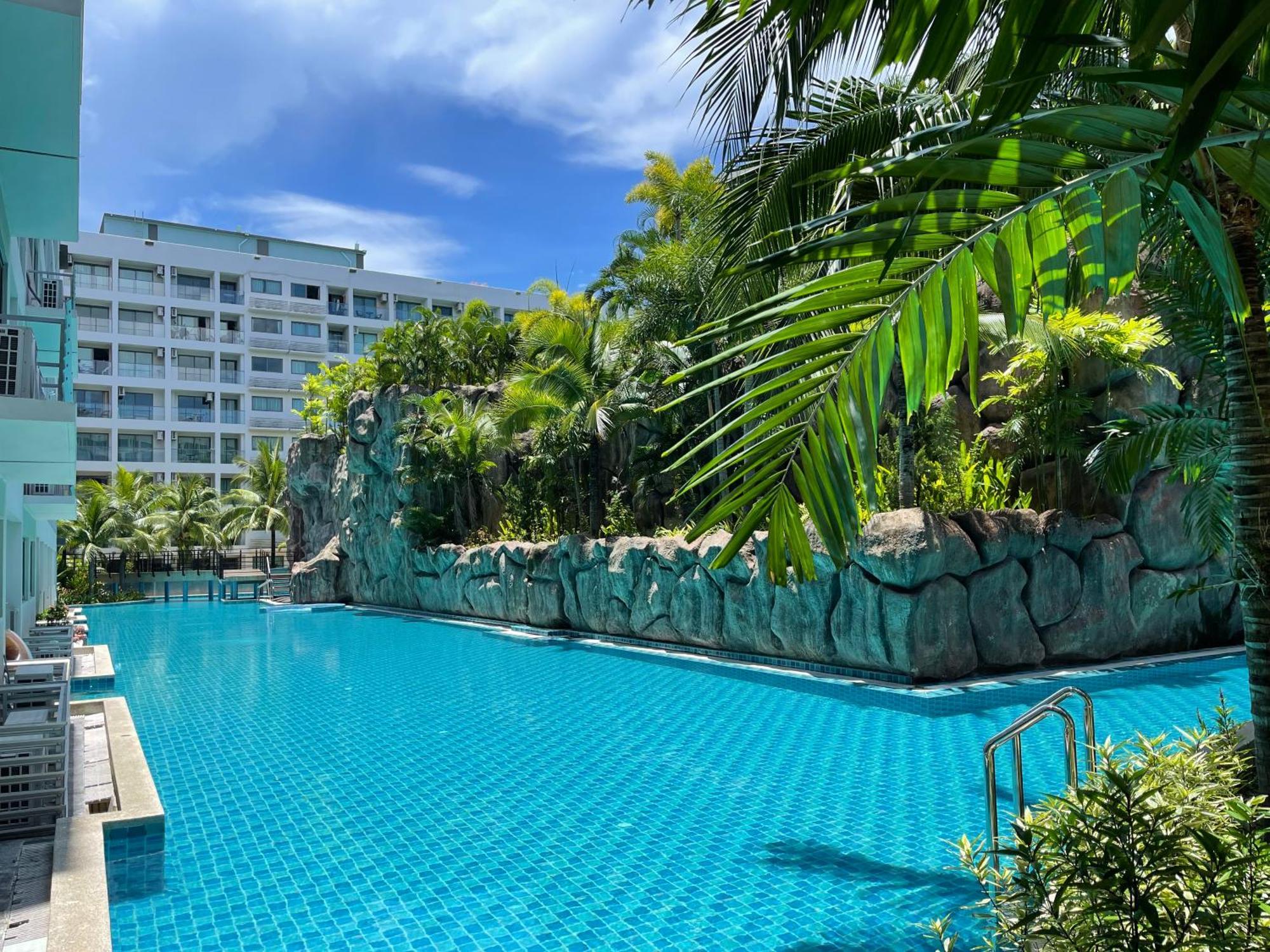 Laguna Beach Resort 3 The Maldives Джомтиен Бийч Екстериор снимка